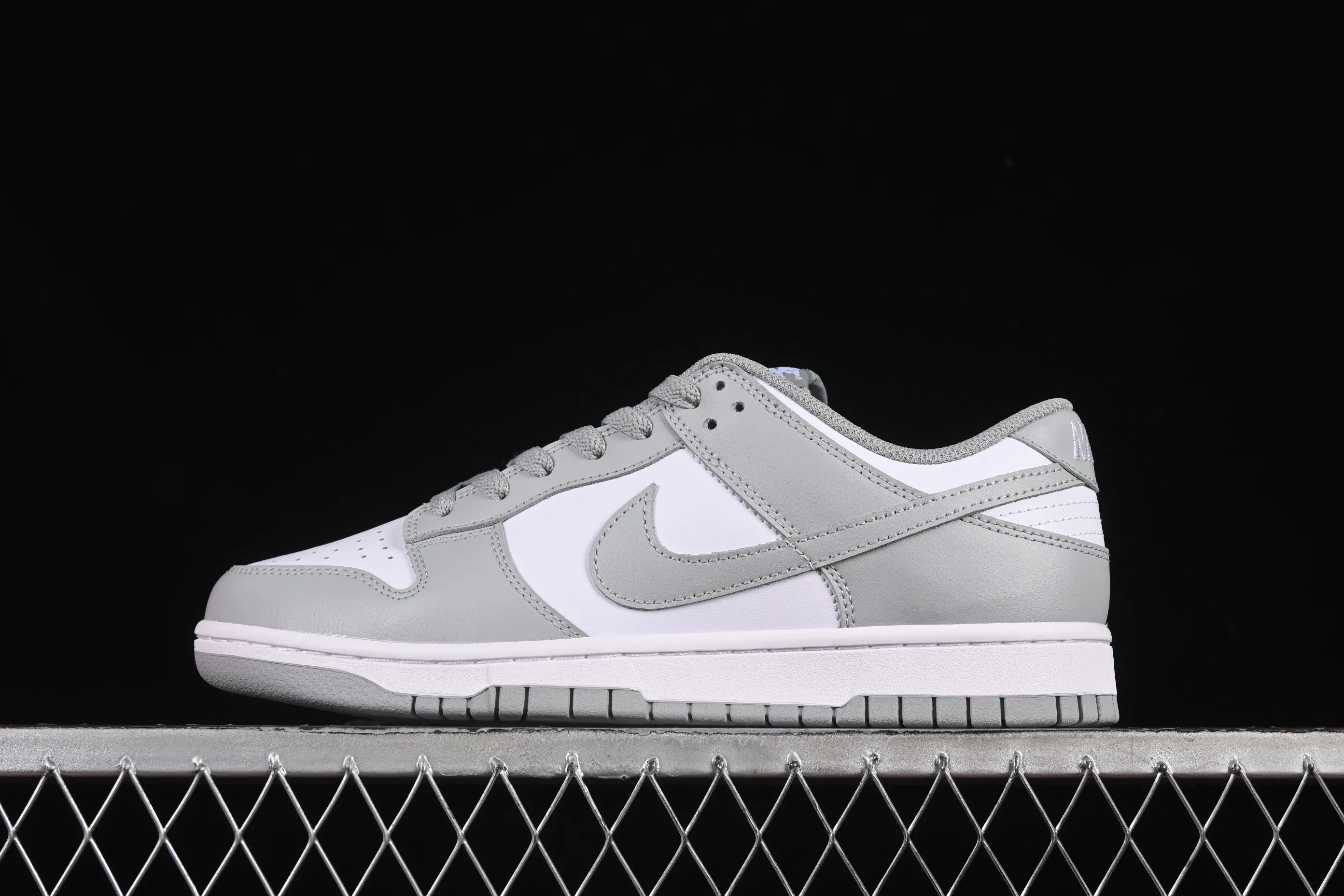 All categories Nk SB Dunk series Nk SB Dunk Low low-top sneakers Nike SB Dunk Low white gray low-top casual sneakers HF5441-105